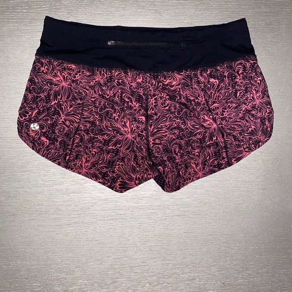 Lululemon shorts
2.5 inseam
New no tags
Size 4 - Picture 3 of 5